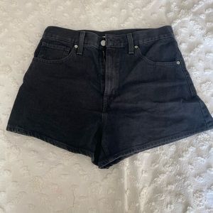 Levi’s High Waisted Mom Short Sz 30 Black